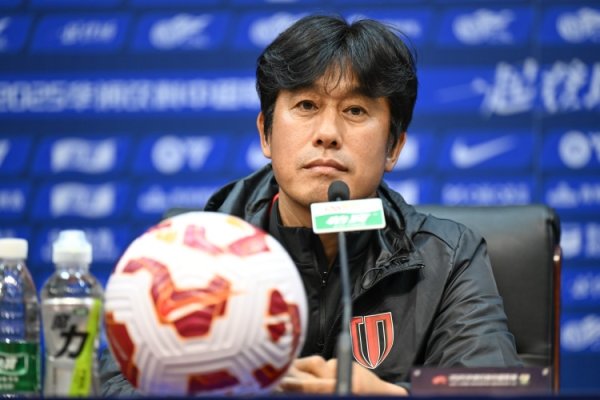 媒体东谈主：塞蒂恩本场策略如实完败于徐正源 中超难过如斯悬念迭起