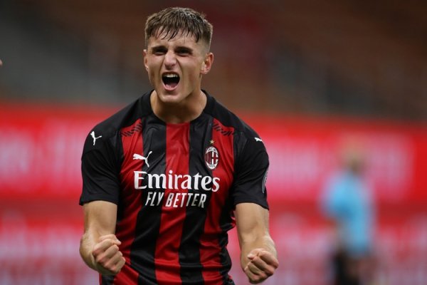 迪马济奥：热那亚与AC米兰就科隆博转会末端初步公约