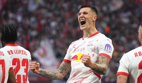 德太空：曼联尚未与莱比锡谈妥塞斯科转会，当天将链接考虑