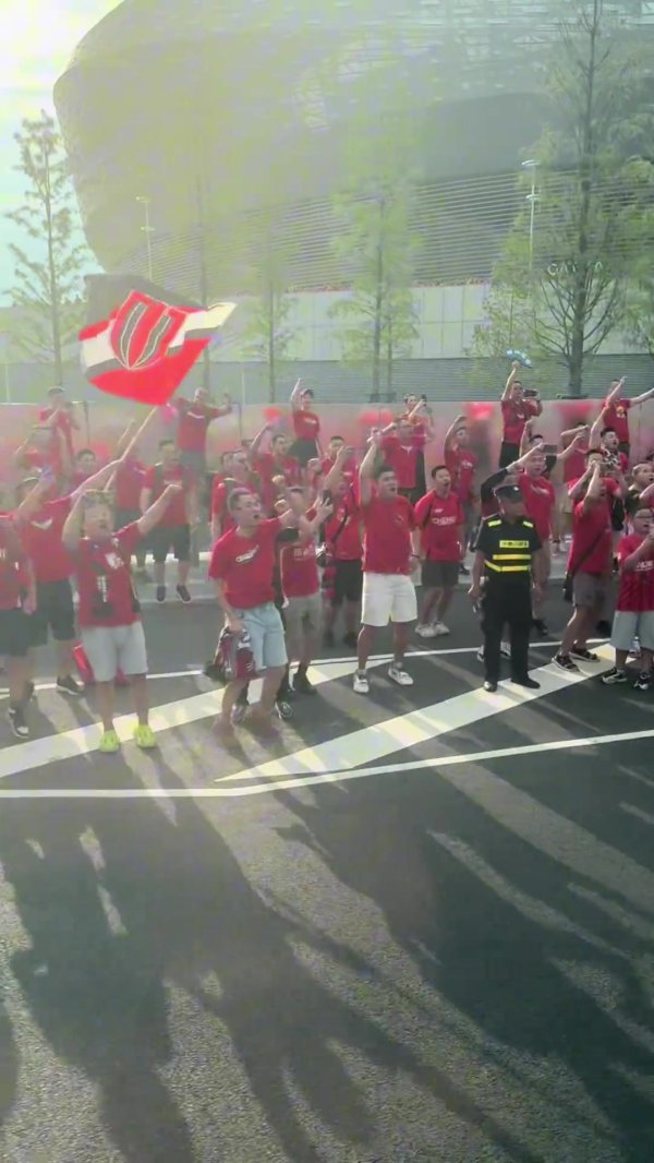 甘超社媒庆祝蓉城晋级：从中甲到中超再到亚冠领先的梦念念虽迟但到