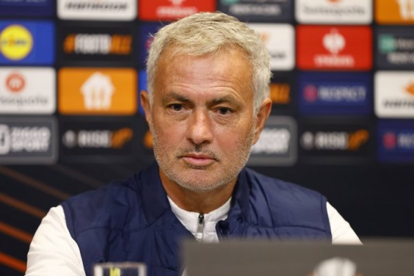 欧冠附加赛！穆帅：我在鹿特丹没赢过，但次回合总能逆转仅仅适值