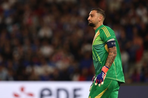 罗马诺：多纳鲁马思目下就离开巴黎，他但愿加盟曼城