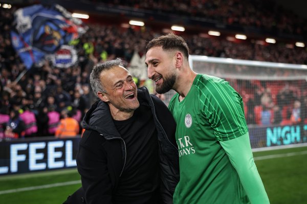 法媒：巴黎将在本轮法甲赛后举行奖杯展示行径，多纳鲁马也将参与