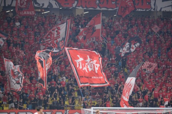 东说念主气不俗！今晚41393名不雅众现场不雅动作皆蓉城vs上海海港