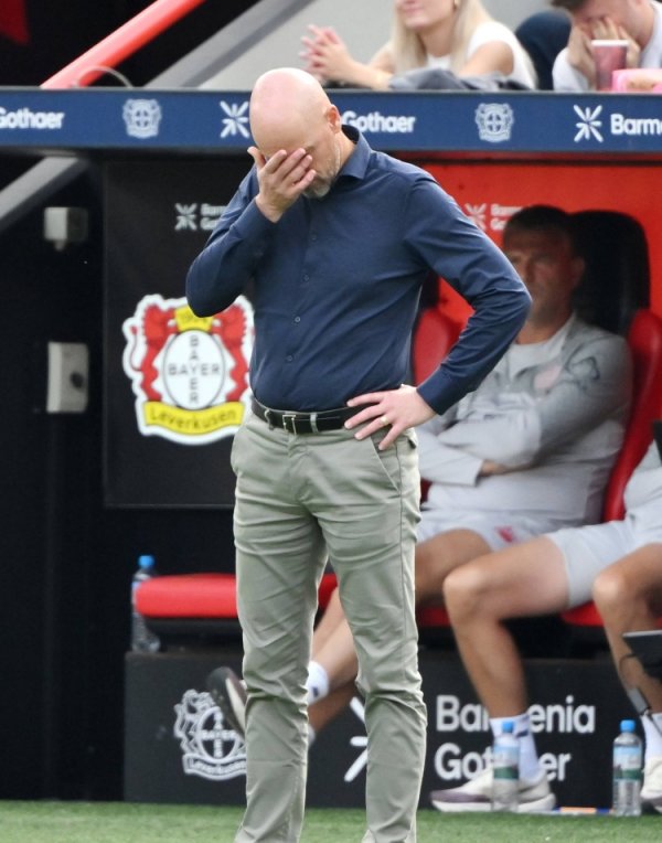 危！踢球者：药厂并未公开撑合手滕哈赫，关窗后高层将决定他的过去