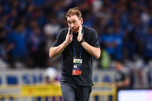 记者：申花碰到玄色8月5轮仅拿5分，如斯发达怎样谈争冠