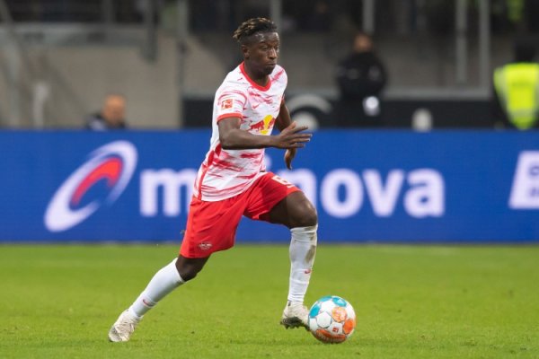 记者：海达拉转会巴黎FC往来停滞，球员的肌肉问题不利于推动转会