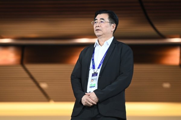 北青：U22国足今天上昼重返检会场，足协主席宋凯到场督军