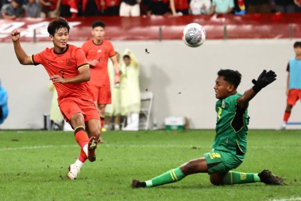 推崇欠安！向余望社媒被冲：流配海沟 大学校队水平 去踢苏超...