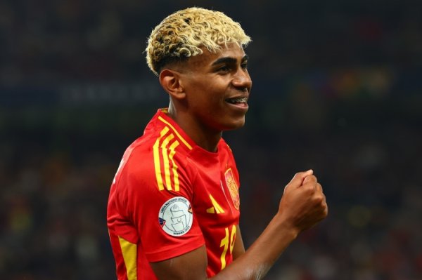 世体：亚马尔背部不适正在好转，瞻望能代表西班牙出战土耳其