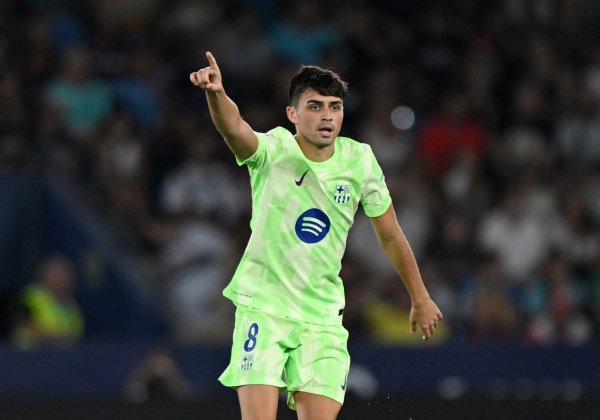 菲戈：如若从巴萨选一东谈主加盟皇马会是佩德里，反之则是巴尔韦德