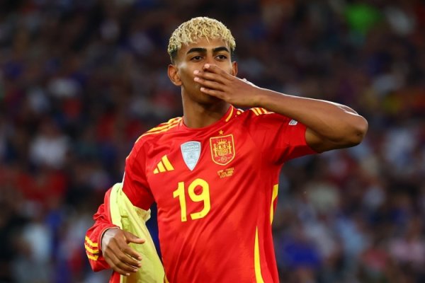 挑剔员解释对于亚马尔的争议言论：我仅仅在歌颂他的资质