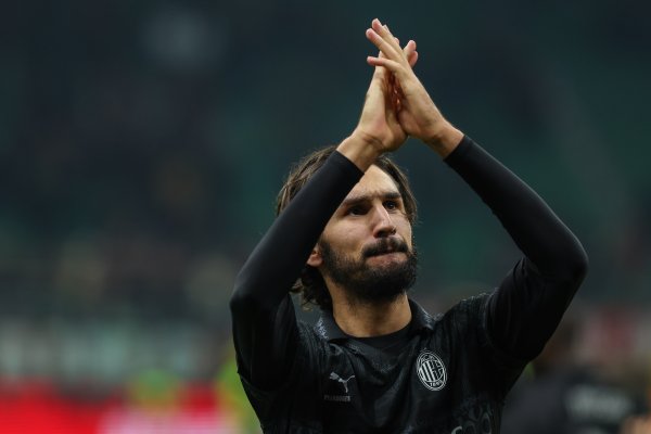 米兰官方告别阿德利：道喜他异日干事生活一切顺利