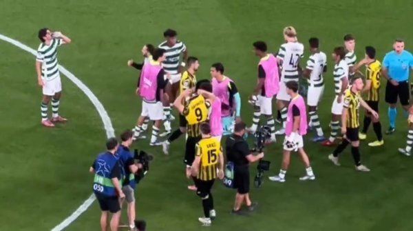 改日切尔西队友昆代和萨特帕耶夫欧冠赛后进行致意，后者救援球衣