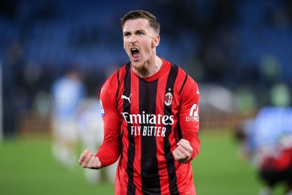 萨勒马科尔斯：莱奥是不可念念议的球员 我除了门将位置其他皆能踢