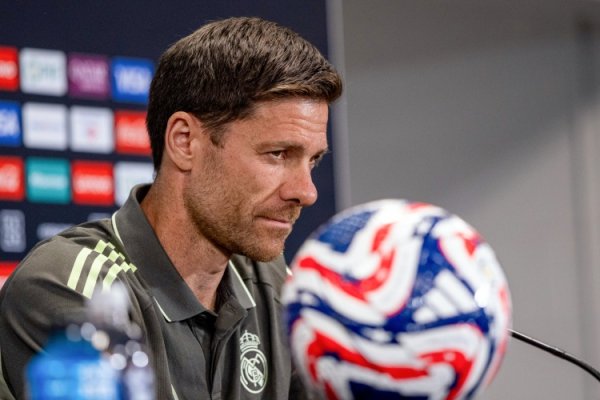 阿隆索：居莱尔的魄力让我思起维尔茨 贝林是宇宙最全面球员之一