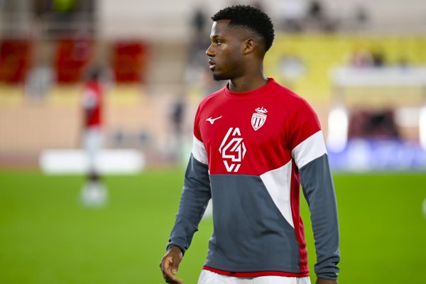 年薪1400万！每体：巴萨决定不让法蒂纪念，思让摩纳哥1100万买断