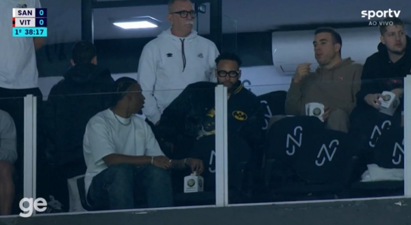 桑托斯门将出击被判点，内马尔额外动怒：巴西必须提高裁判水平！