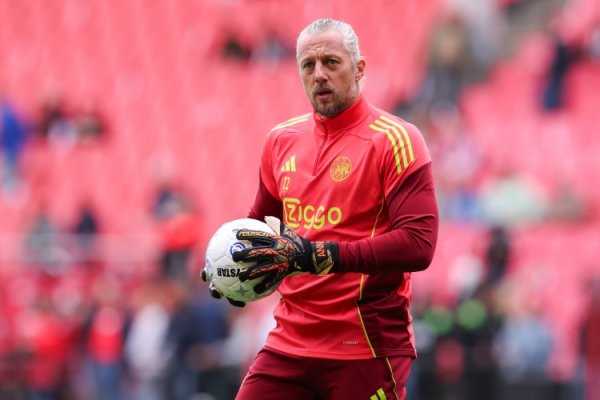 本赛季欧冠最年长球员排名榜：帕斯维尔居首，诺伊尔、莱万在列