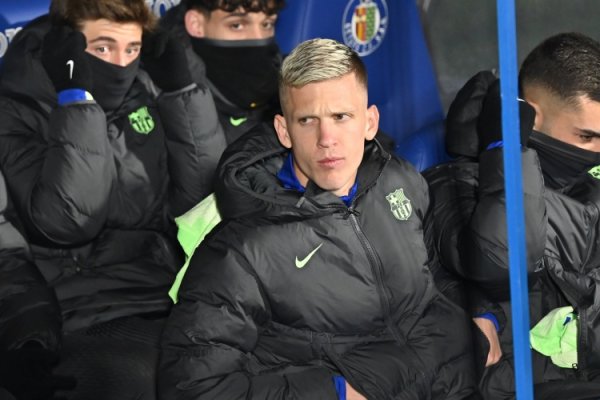 世体：莱万和奥尔莫昨日已收复平素测验，为弗里克提供了更多经受