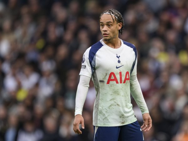 招架！热刺6500万队史标王西蒙斯12场0球1助，换上又换下推崇欠安