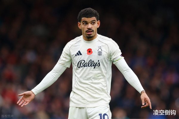 2-0, 19岁法国新星飙克鲁皮天下波, 率队8轮不败反超曼城升至第2