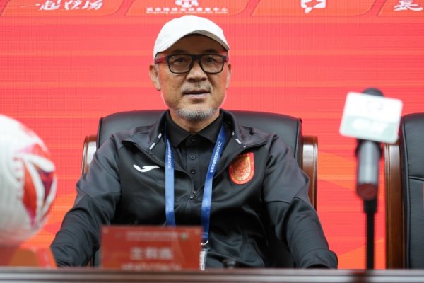 换帅收效！铜梁龙4轮3负轻浮换帅，张外龙终末6轮4胜2平凯旋冲超