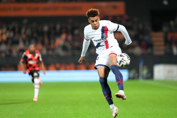 记者：杜埃不需要进行手术，预测伤缺6到8周