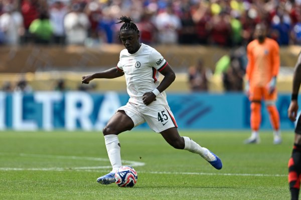 将拉维亚纳入加纳乔往复？罗马诺：切尔西和曼联从未商议过拉维亚