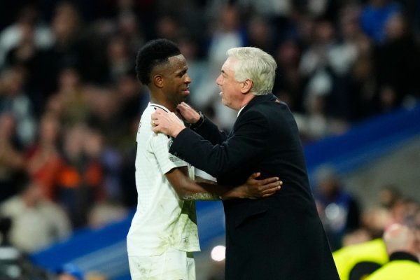 马卡：维尼修斯不悦阿隆索的用东谈主神气，他吊问安切洛蒂的眷注亲切