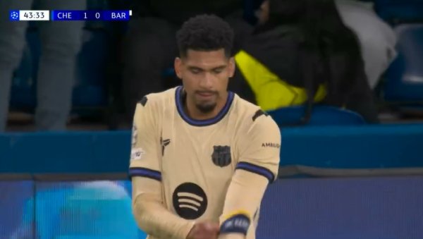 怎样总是你？阿劳霍半场染红，前年踢巴黎半小时吃直红球队被逆转