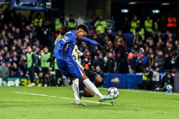 埃斯特旺上半场创造3次契机，和剩余扫数球员创造契机数目合手平